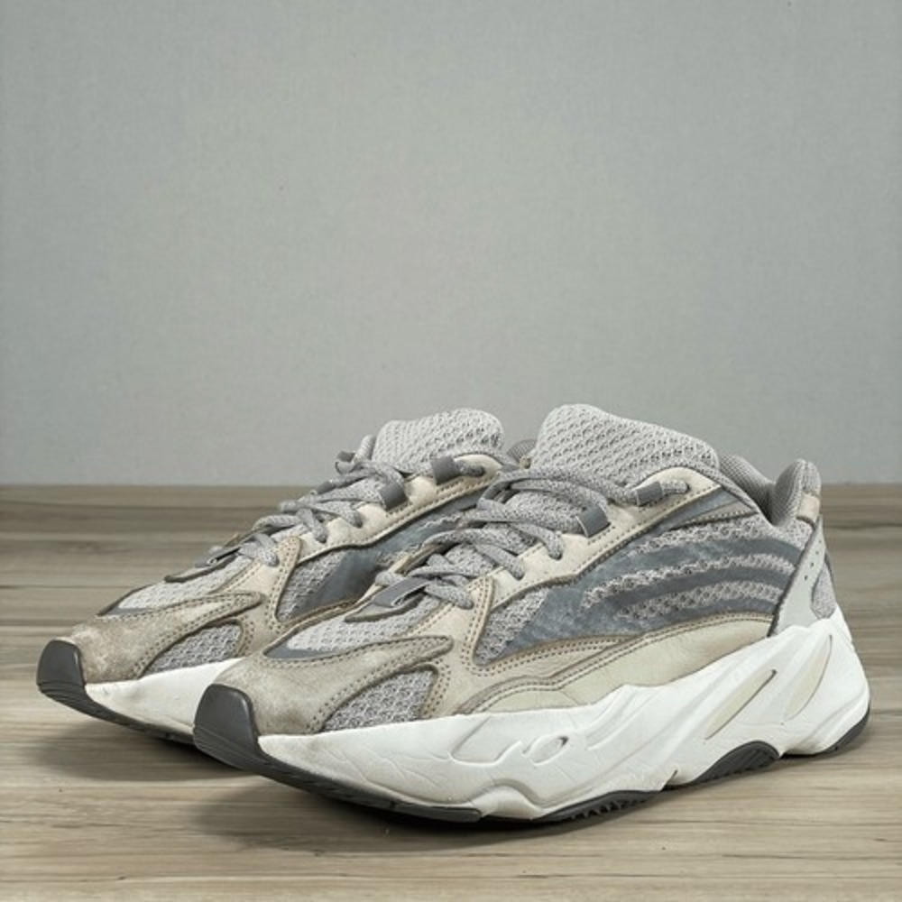 adidas YEEZY BOOST 700 V2 Mens 10โ 'Cream' Silver Chunky Sneakers Kanye GY7924